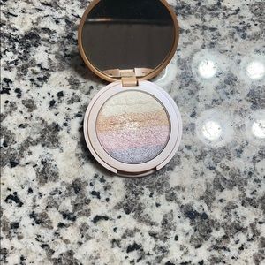 Tarte “Spellbound Glow” highlighter
